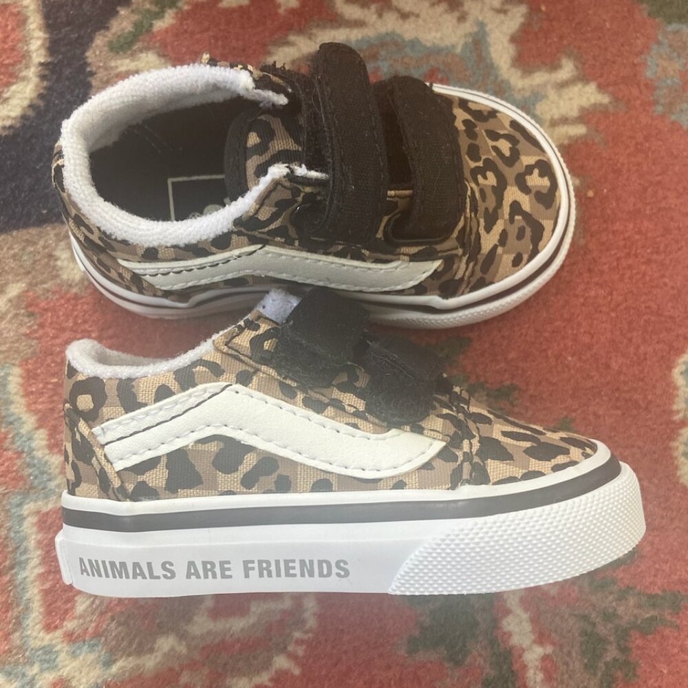 Leopard-print Vans Toddler Old Skool V shoes, size 2.5